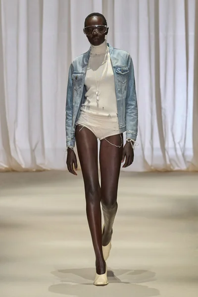 Look 11